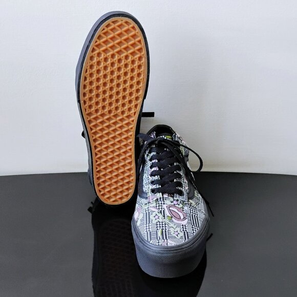 Vans Men's Old Skool Stackform/Platform Sneaker in Lovely Tapestry Floral Black - Picture 12 of 13